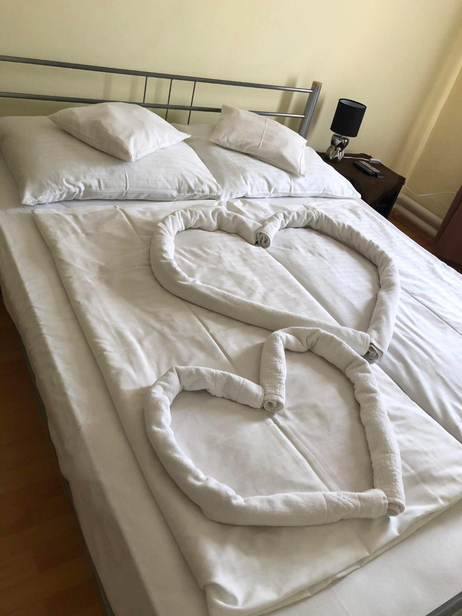 Hotel Oroszlan Szigetvár Buitenkant foto