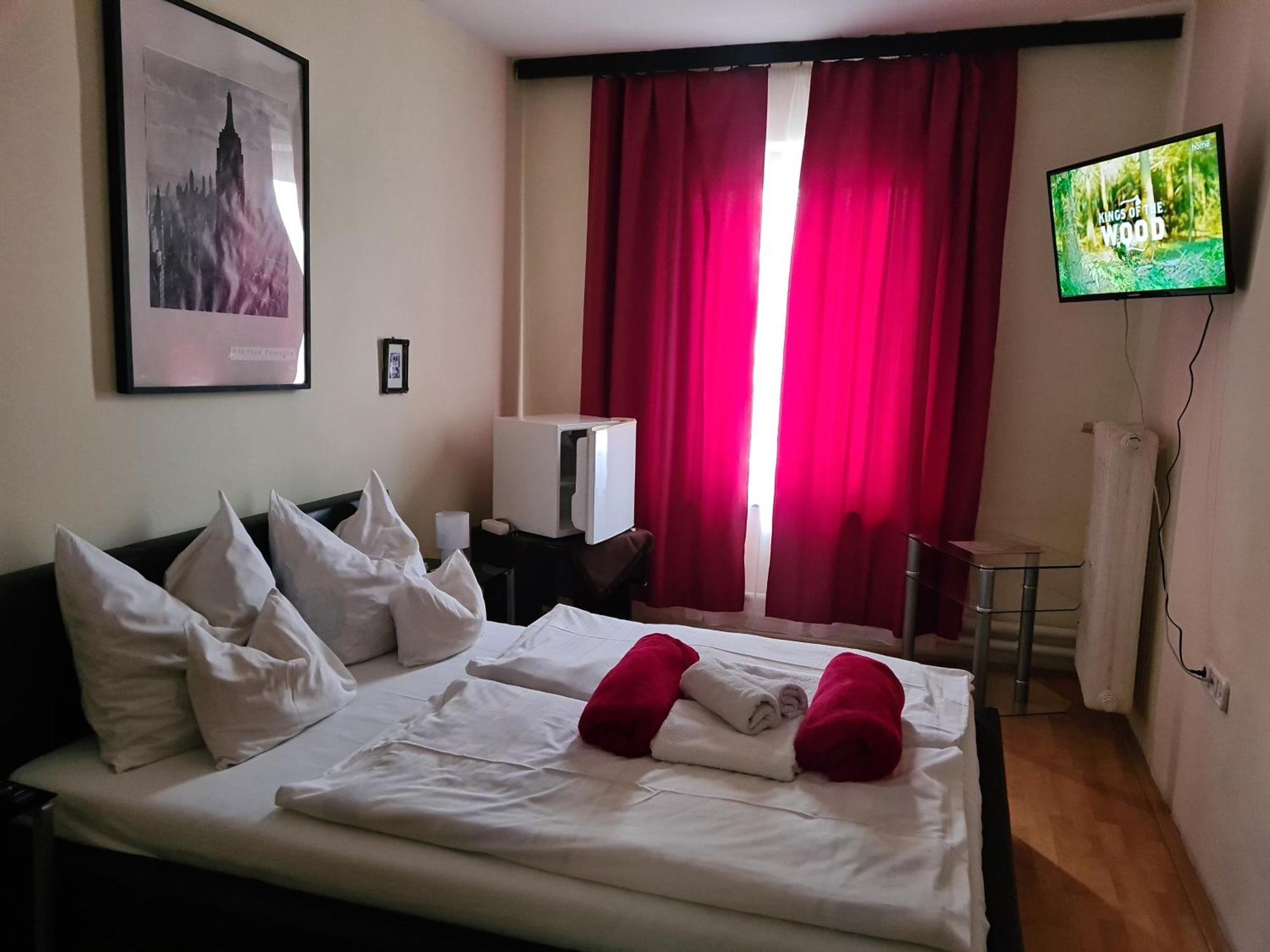 Hotel Oroszlan Szigetvár Buitenkant foto