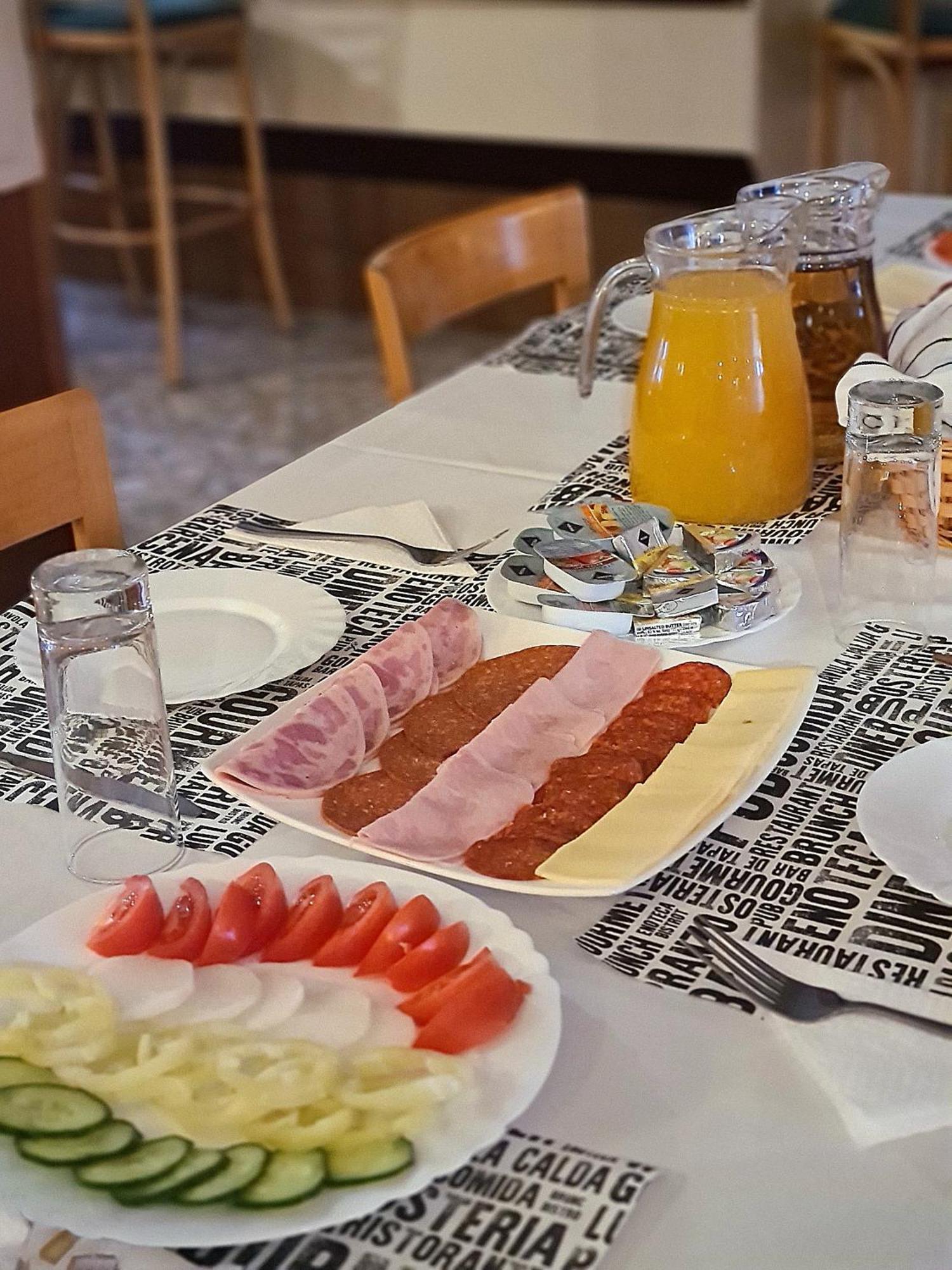 Hotel Oroszlan Szigetvár Buitenkant foto